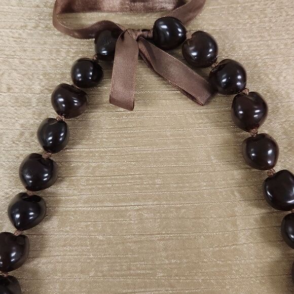 Jeweled Nut of Paradise Kukui Nut Lei - Picture 2 of 4